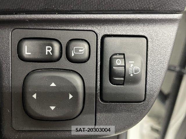 Toyota AQUA 2013-12 207181-16
