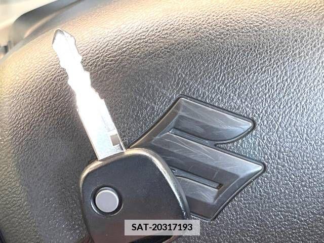 Suzuki ALTO 2018-04 355816-7