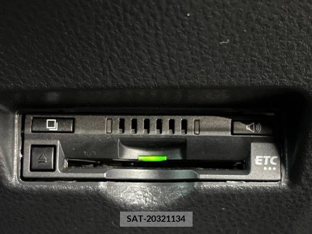 Toyota C-HR 2017-11 337683-6