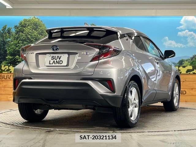 Toyota C-HR 2017-11 337683-17