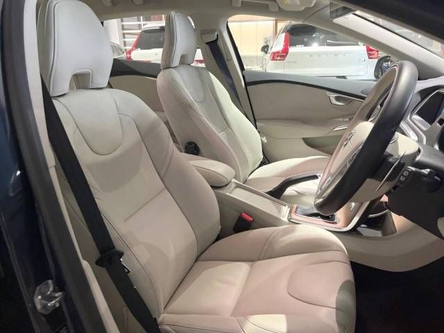 Volvo V40 2020-06 196137-13