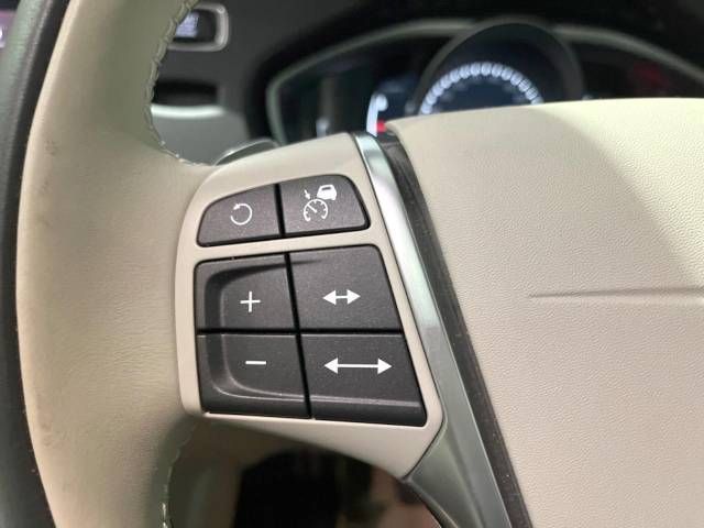 Volvo V40 2020-06 196137-9