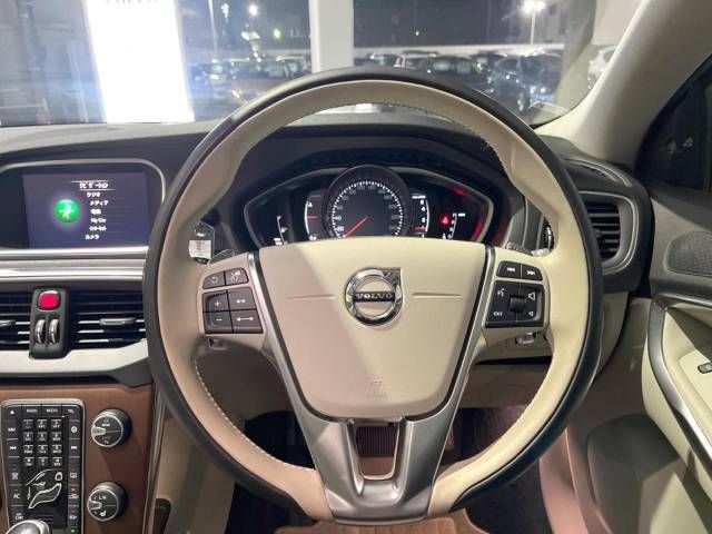 Volvo V40 2020-06 196137-12