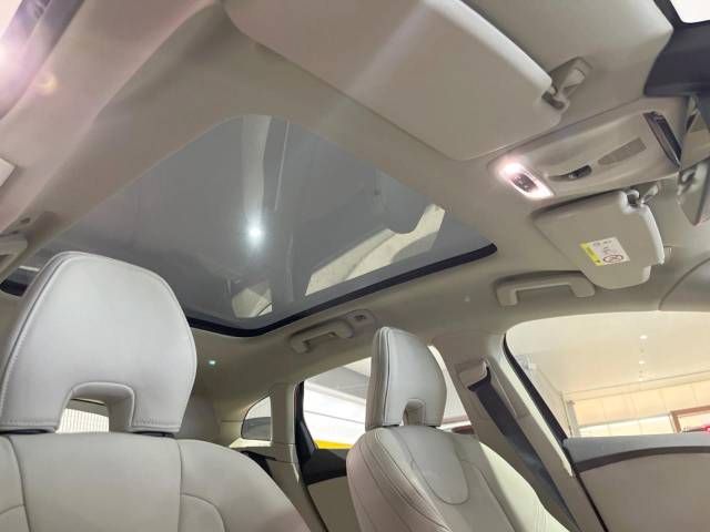 Volvo V40 2020-06 196137-7