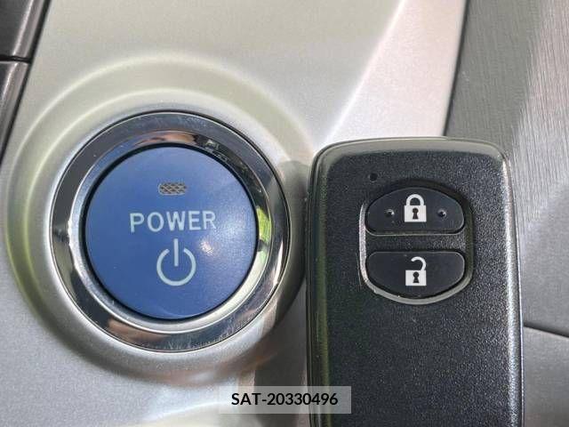 Toyota PRIUS ALPHA 2011-11 382391-4