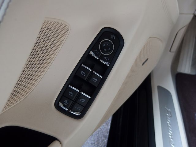 Porsche PANAMERA 2012-01 189434-25