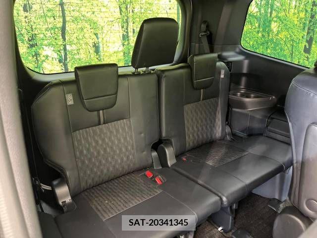 Toyota NOAH 2023-01 365112-10