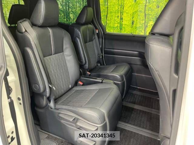Toyota NOAH 2023-01 365112-9