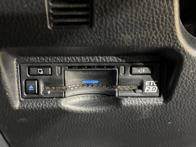 Toyota NOAH 2023-06 191365-6