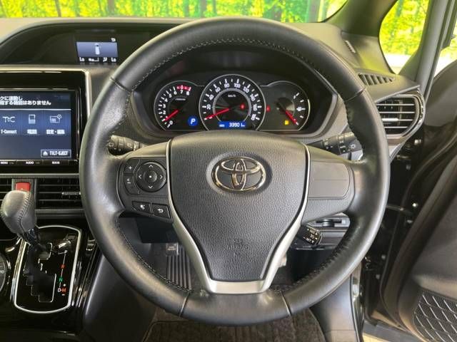 Toyota VOXY 2017-08 181982-4