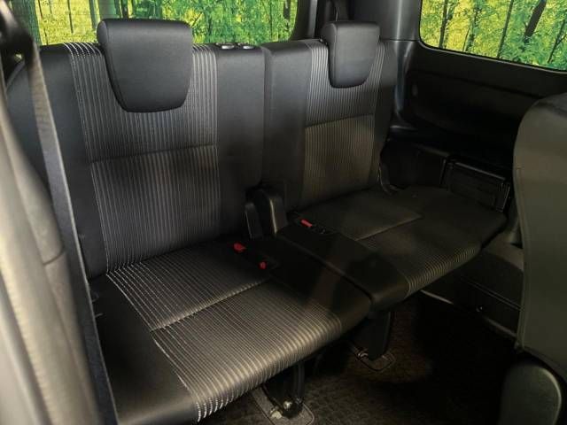 Toyota VOXY 2017-08 181982-10
