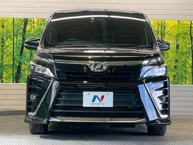 Toyota VOXY 2017-08 181982-14