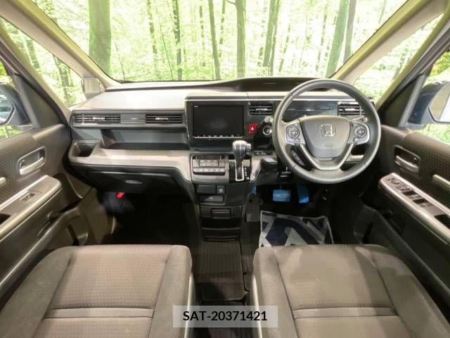 Honda STEP WGN 2021-06 368817-1