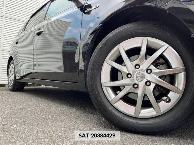 Toyota PRIUS ALPHA 2013-10 366788-12