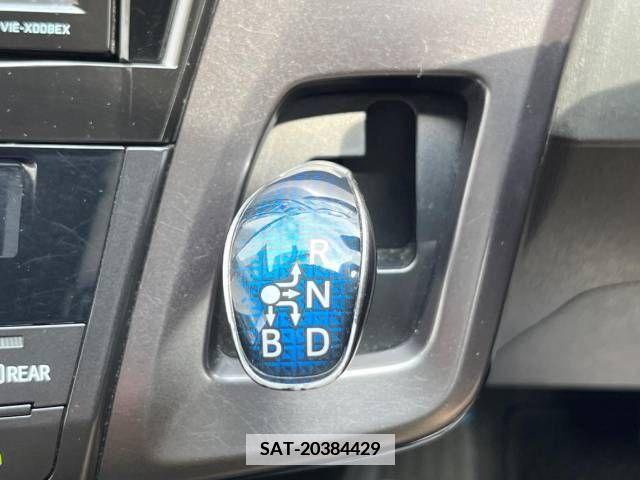 Toyota PRIUS ALPHA 2013-10 366788-18