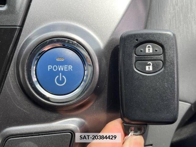 Toyota PRIUS ALPHA 2013-10 366788-5