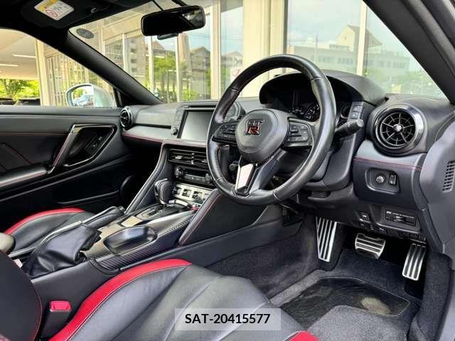 Nissan GT-R 2017-05 379004-4