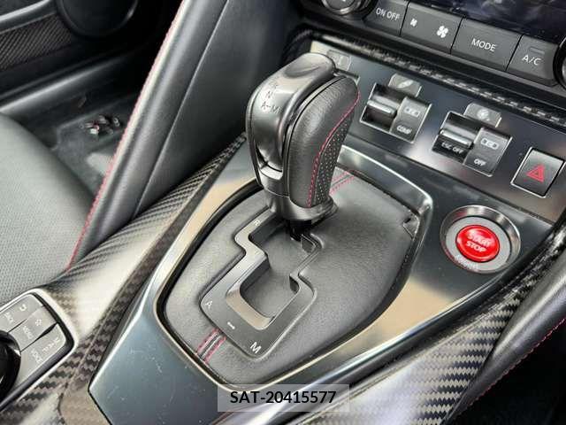 Nissan GT-R 2017-05 379004-14