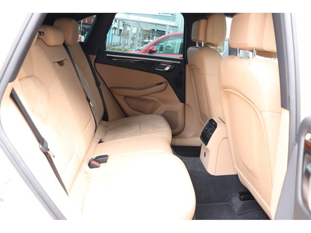 Porsche MACAN 2019-11 824-10