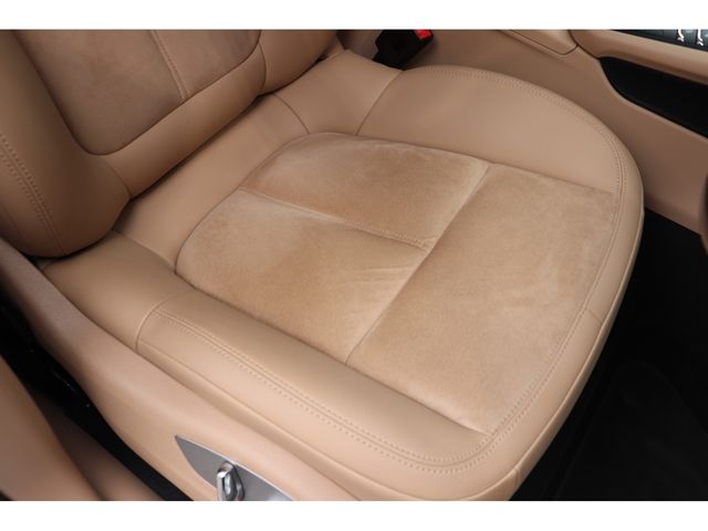 Porsche MACAN 2019-11 824-8
