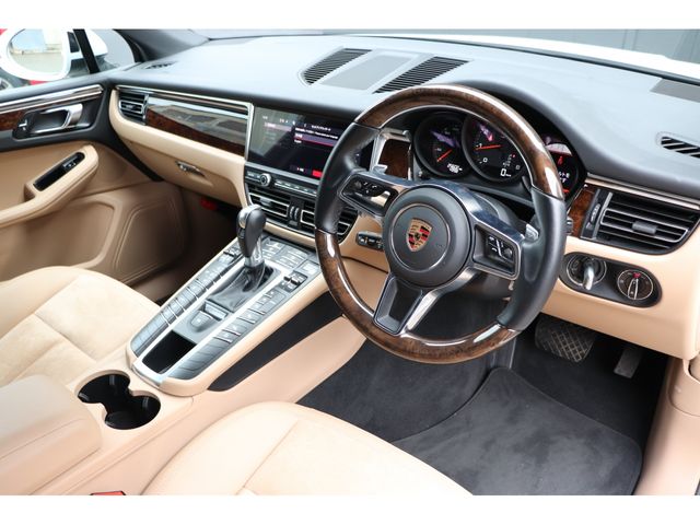 Porsche MACAN 2019-11 824-6
