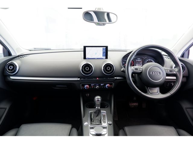 Audi A3 SEDAN 2015-03 14510-28