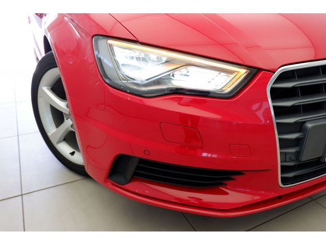 Audi A3 SEDAN 2015-03 14510-8