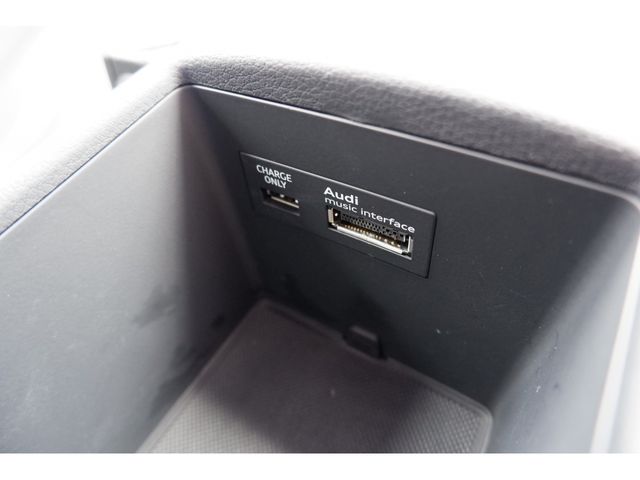 Audi A3 SEDAN 2015-03 14510-24
