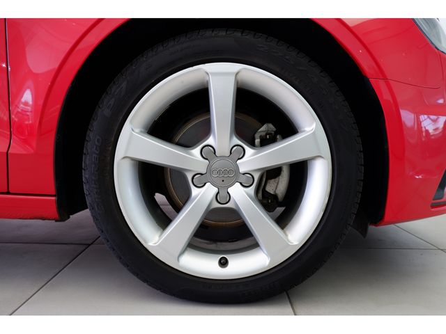 Audi A3 SEDAN 2015-03 14510-9