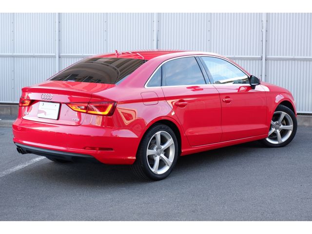 Audi A3 SEDAN 2015-03 14510-7