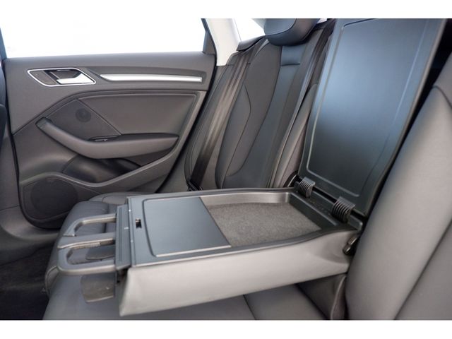 Audi A3 SEDAN 2015-03 14510-25