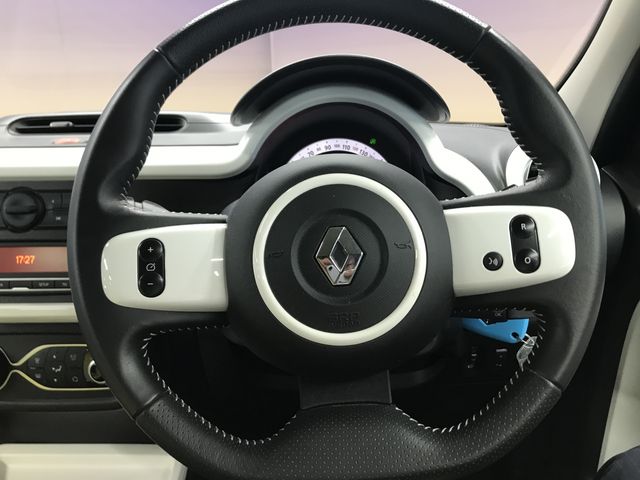 Renault TWINGO 2018-08 11641-17