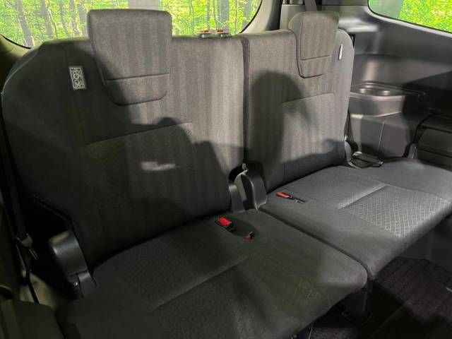 Toyota NOAH 2023-06 181044-10