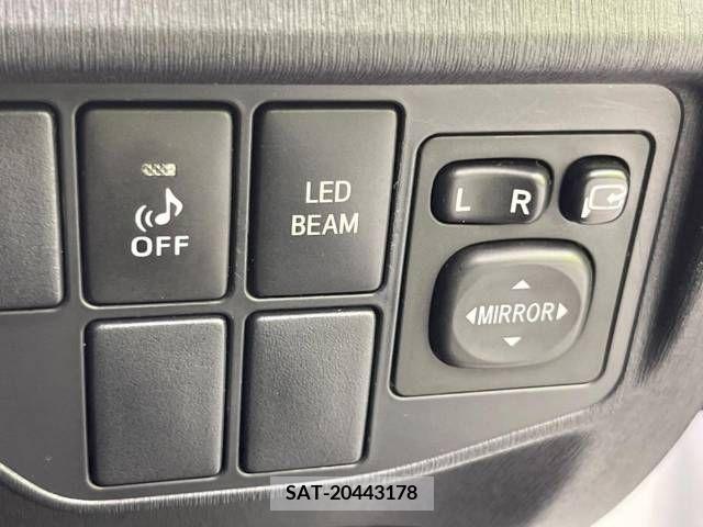 Toyota PRIUS 2013-09 350423-6