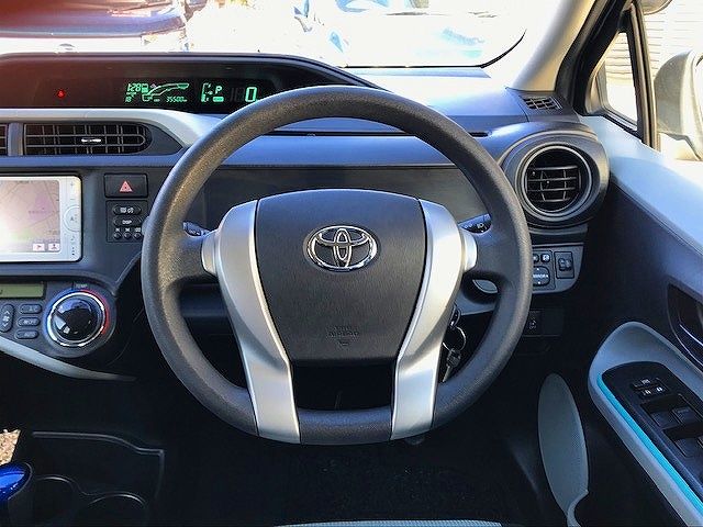 Toyota AQUA 2012-12 192443-13