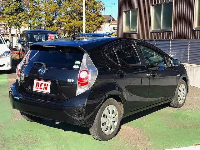 Toyota AQUA 2012-12 192443-2