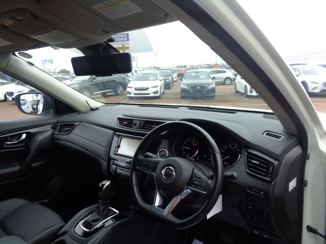 Nissan X-TRAIL 2021-08 10779-1