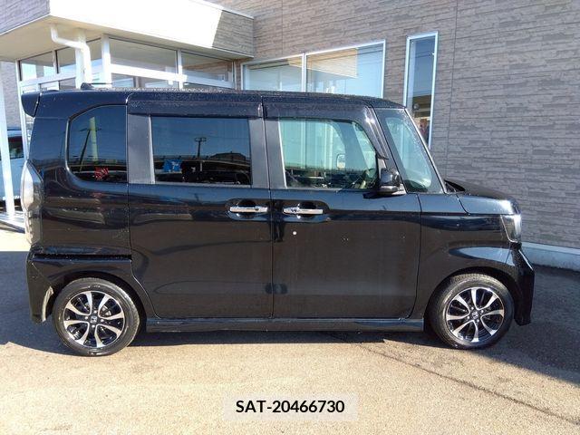 Honda N BOX CUSTOM 2020-04 216947-2