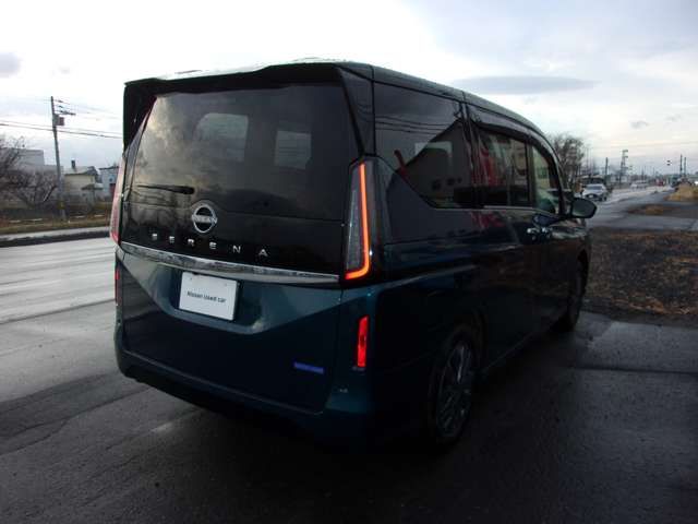 Nissan SERENA 2023-03 182899-1