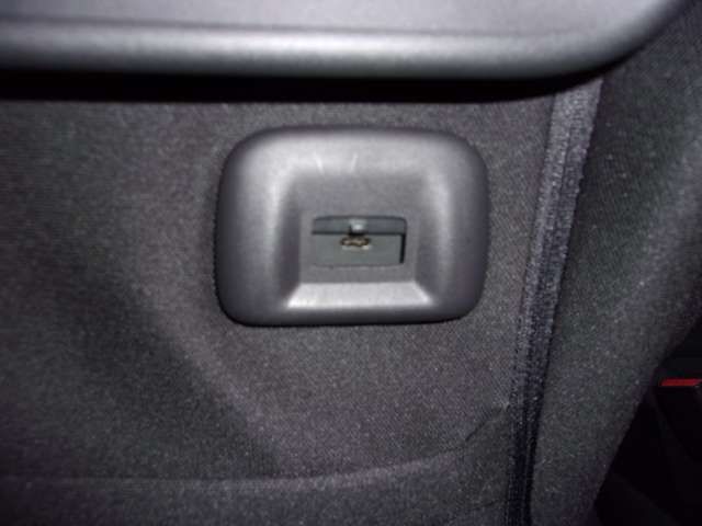 Nissan SERENA 2023-03 182899-12
