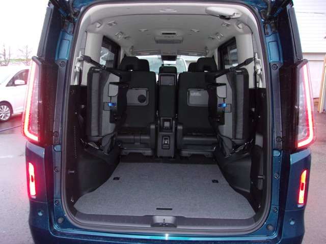 Nissan SERENA 2023-03 182899-15