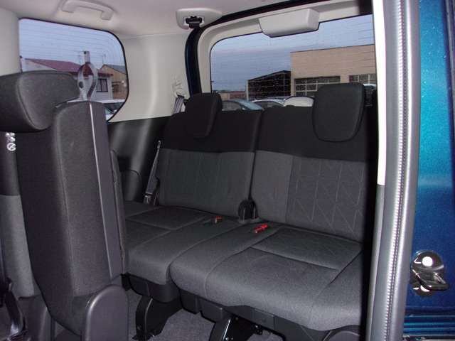 Nissan SERENA 2023-03 182899-14