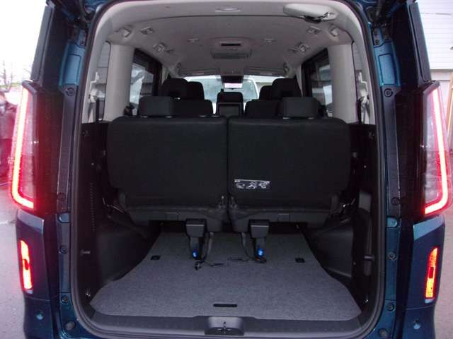 Nissan SERENA 2023-03 182899-17