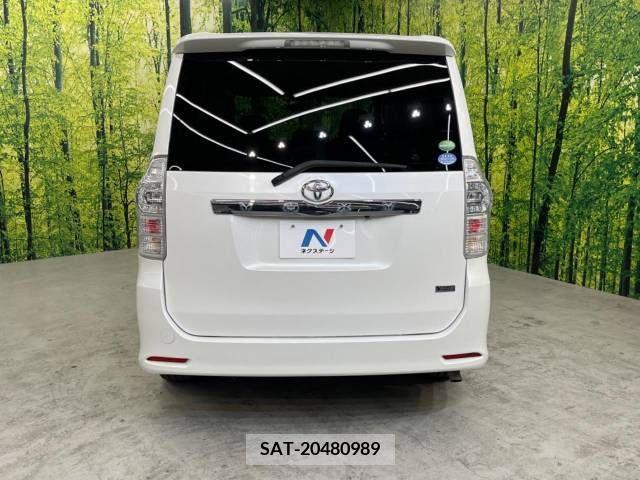 Toyota VOXY 2012-09 221489-15