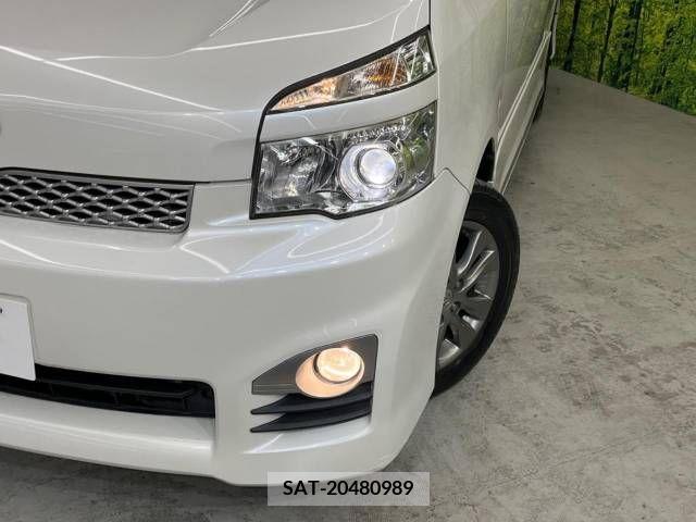 Toyota VOXY 2012-09 221489-12