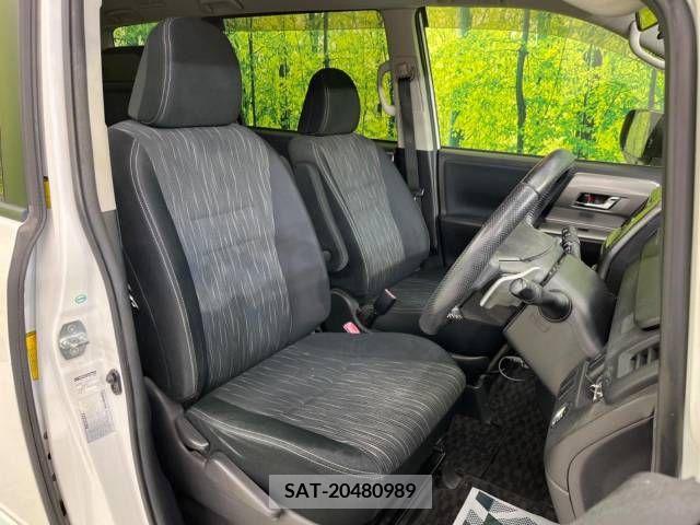 Toyota VOXY 2012-09 221489-7