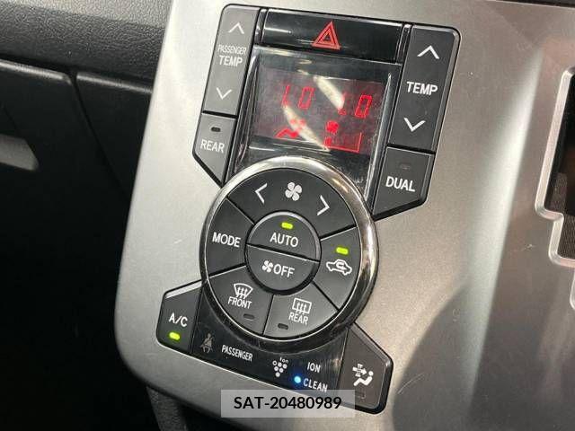 Toyota VOXY 2012-09 221489-6