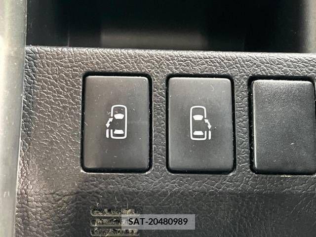 Toyota VOXY 2012-09 221489-2