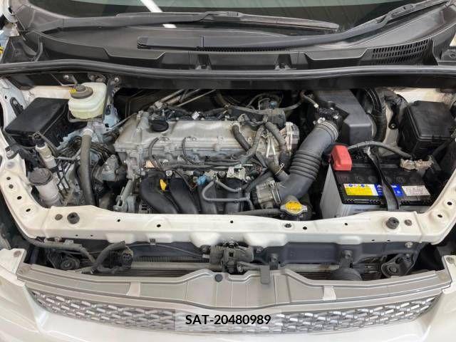 Toyota VOXY 2012-09 221489-18