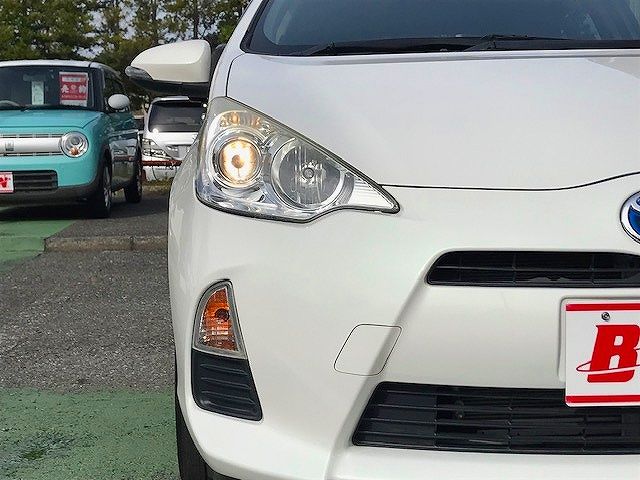 Toyota AQUA 2014-09 186139-25